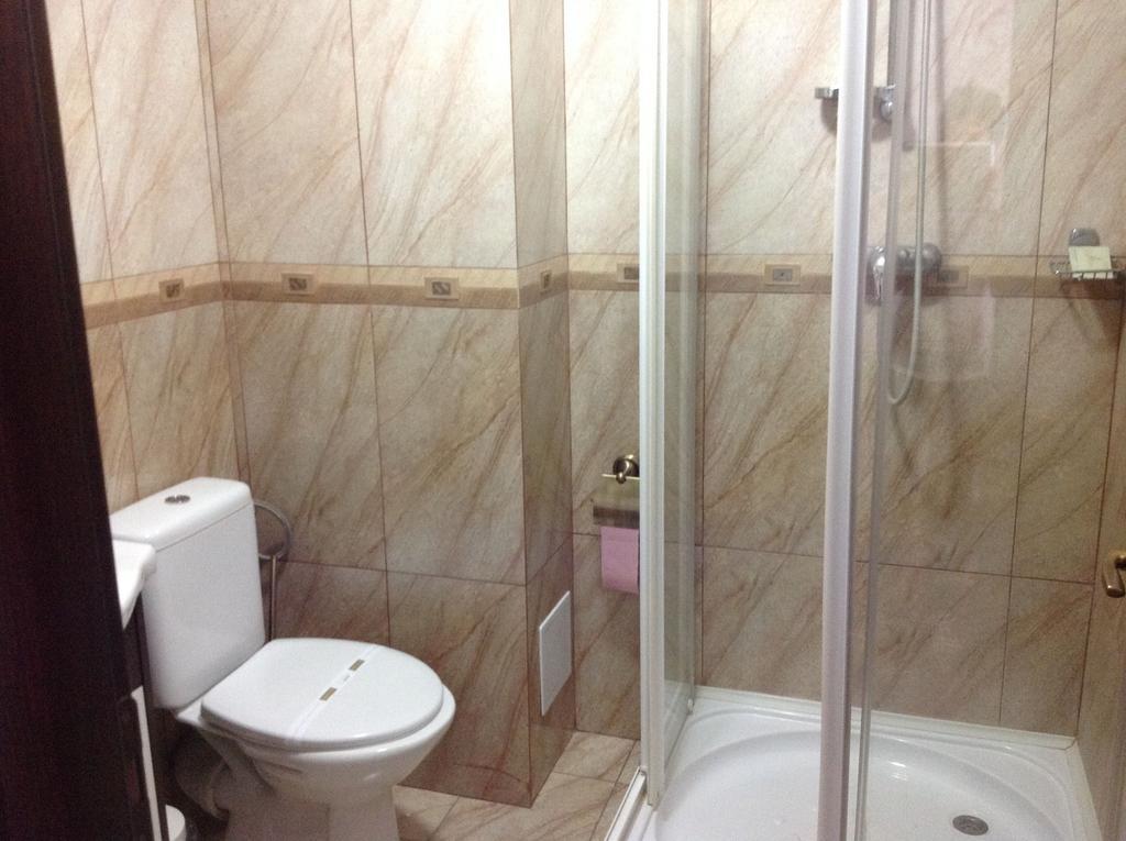 Hotel Royal 2 Urziceni Habitación foto